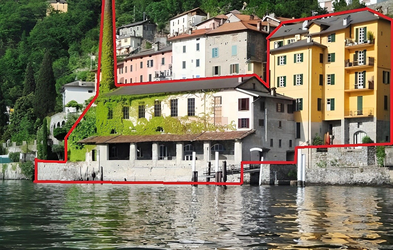 Fotky Jedinečná nehnuteľnosť pri jazere Como: Bývalá pradiareň s bytmi