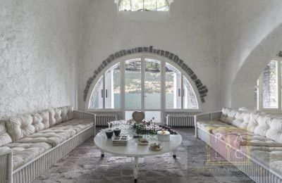 Historický objekt na predaj Brienno, Lombardsko, Obývacia izba