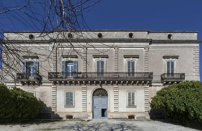 Mestský palác Manduria, Puglia