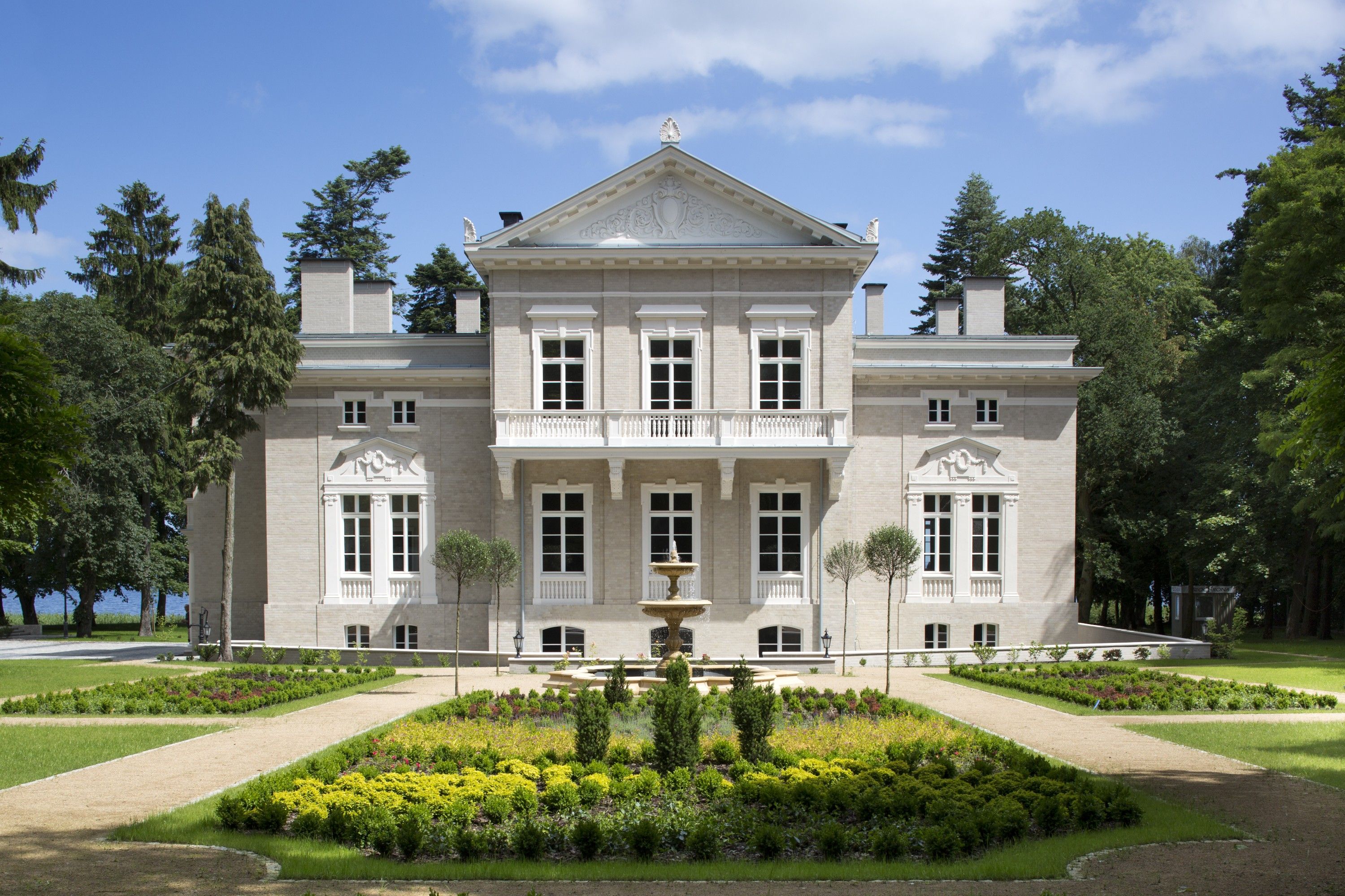 Fotky Luxusný palác na fantastickom mieste v blízkosti Berlína