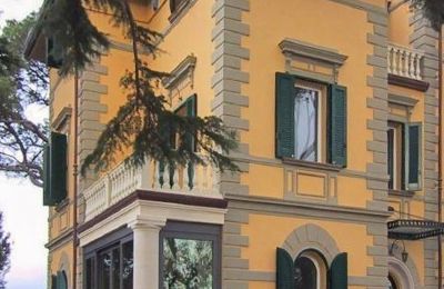 Historická vila na predaj Terricciola, Toscana, Pohľad zboku