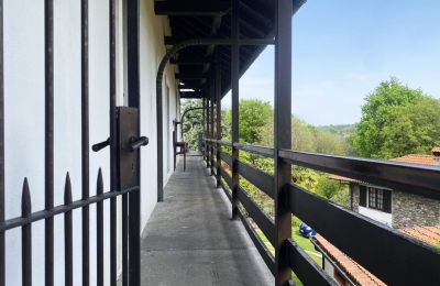 Kaštieľ na predaj Gignese, Via al Castello 20, Piemont, Balkon