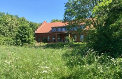 Kaštieľ na predaj 17309 Fahrenwalde,  Friedrichhof 7-8, Mecklenburg-Vorpommern, Nehnuteľnosť