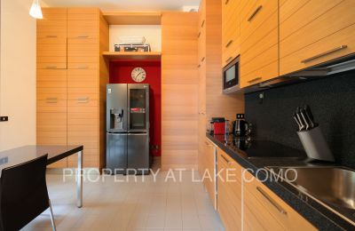 Apartmán v historickej budove na predaj Torno, Lombardsko, Kuchyňa