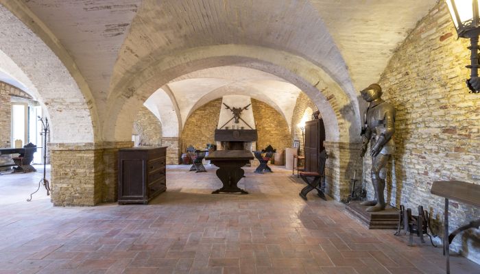Mestský palác na predaj Filottrano, Marche