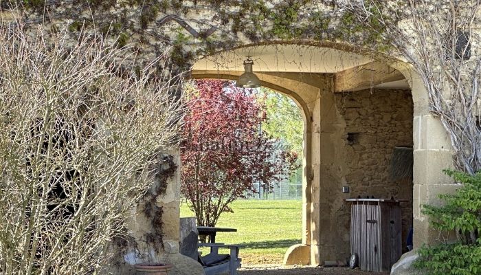Historický objekt na predaj Mirande, Occitanie,  Francúzsko