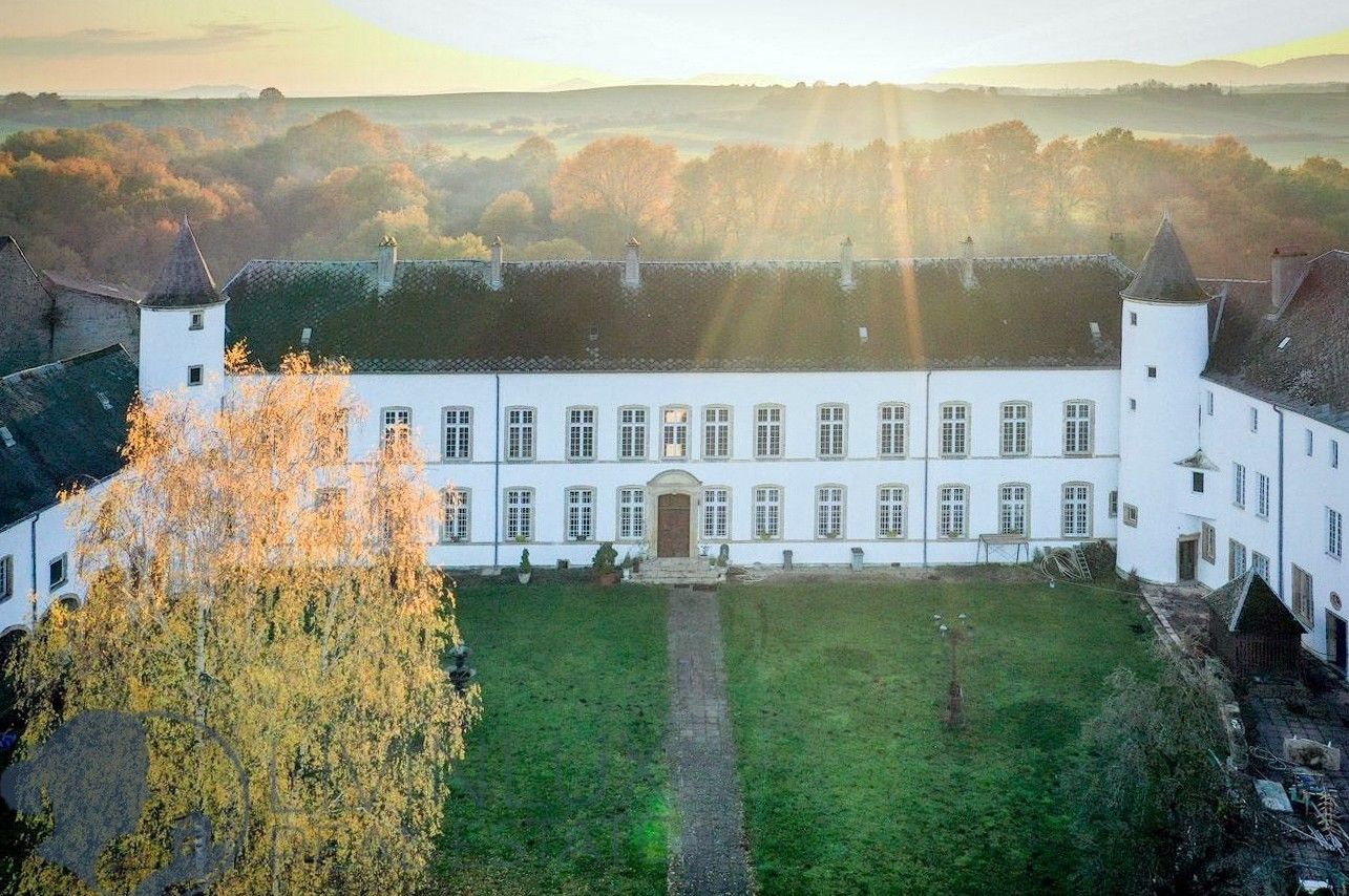 Fotky Zámok v regióne Francúzsko-Luxembursko-Nemecko