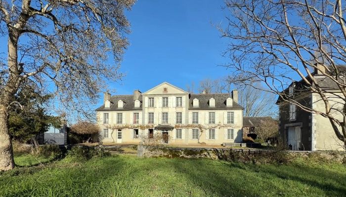 Kaštieľ Pau, Nouvelle-Aquitaine