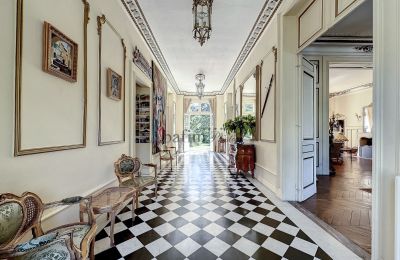 Zámok na predaj Stred-Val de Loire, Vstupná hala