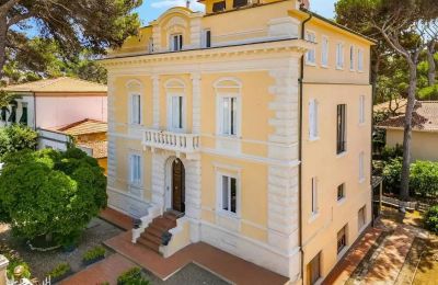 Historická vila na predaj Castiglioncello, Toscana, Pohľad zboku