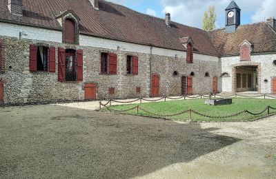 Zámok na predaj Burgundsko-Franche-Comté, Vedľajší dom