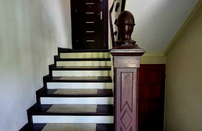 Historická vila na predaj Wrocław, Korfantego 15, województwo dolnośląskie, klatka schodowa w willi na Krzykach