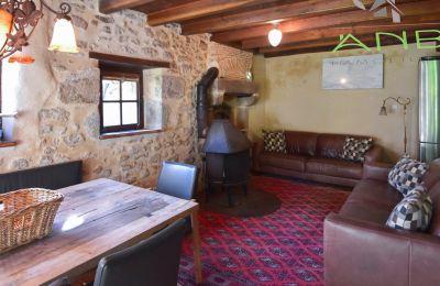 Kaštieľ na predaj Busserolles, Nouvelle-Aquitaine, Vedľajší dom