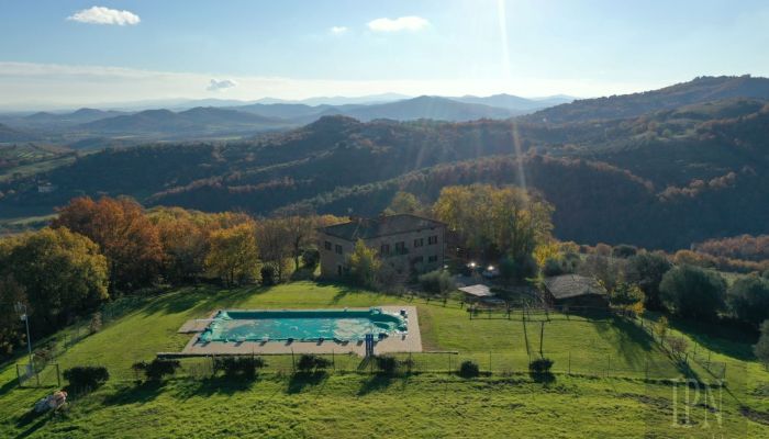 Vidiecky dom na predaj 06019 Umbertide, Umbria,  Taliansko
