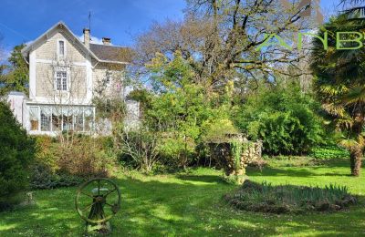 Historická vila na predaj Bussac-sur-Charente, Nouvelle-Aquitaine, Pohľad zo zadnej strany