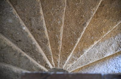Historický objekt na predaj Uzès, Occitanie, Schodisko