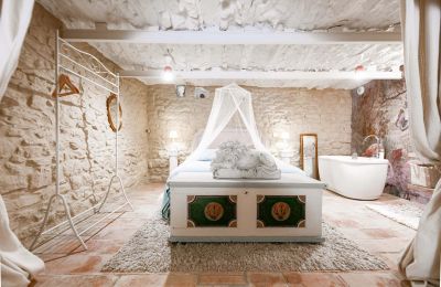 Historiskt hem till salu Uzès, Occitanie, Sovrum