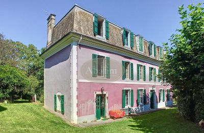 Kaštieľ Lourdes, Occitanie