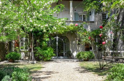 Kaštieľ na predaj Uzès, Occitanie, Pohľad z prednej strany