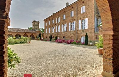 Zámok na predaj 31000 Toulouse, Occitanie, Dvor