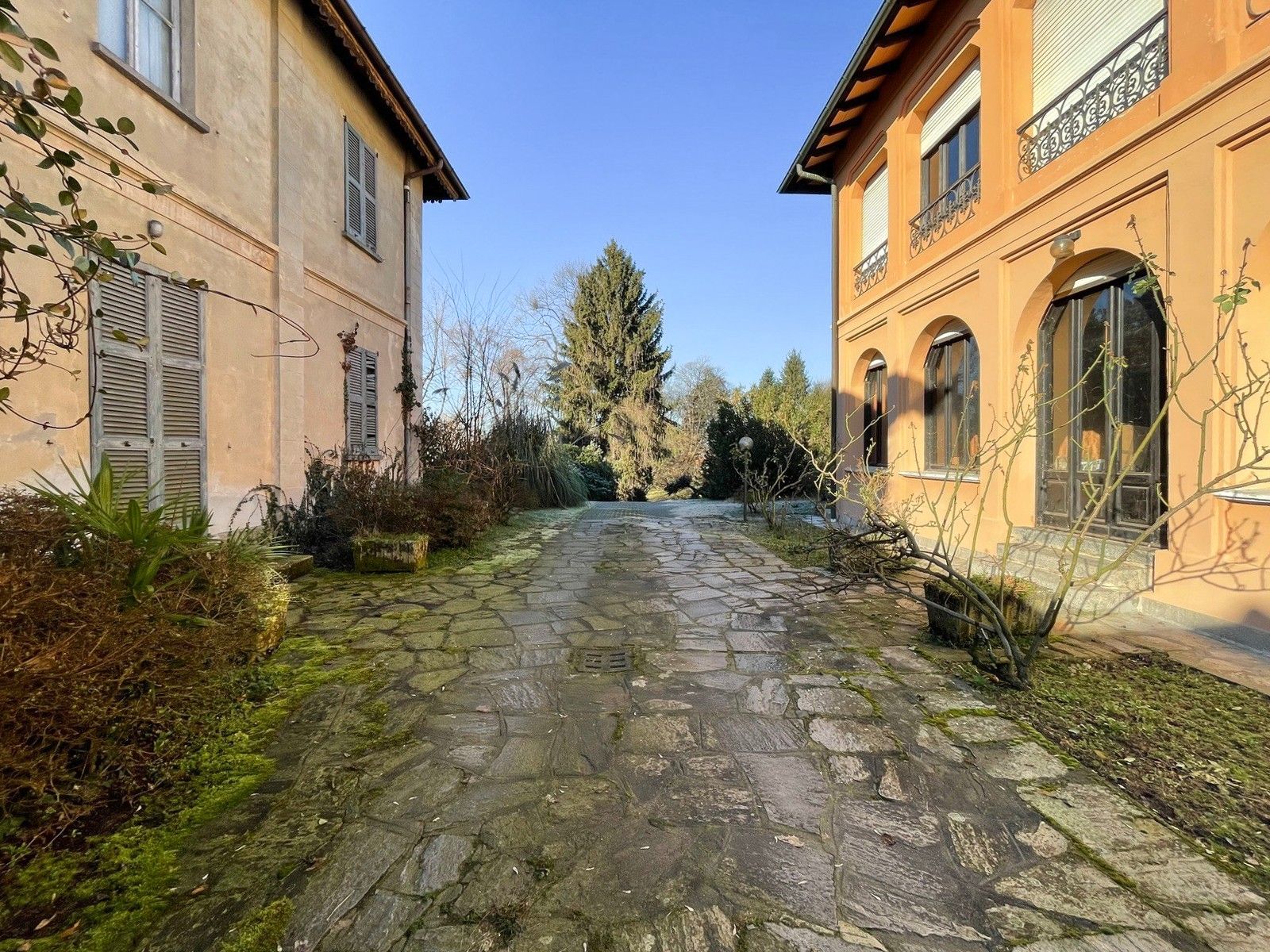 Fotky Vila z 18. storočia pri jazere Maggiore s veľkým parkom