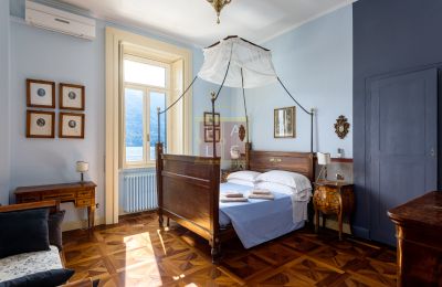 Historická vila na predaj Moltrasio, Lombardsko, Spálňa
