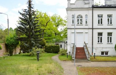 Historická vila na predaj Konstancin-Jeziorna, województwo mazowieckie, Pohľad zo zadnej strany