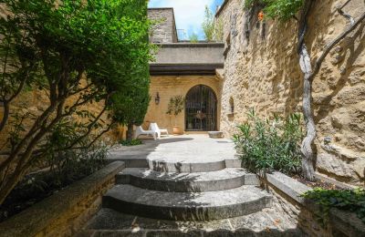 Historická nehnuteľnosť na predaj Vers-Pont-du-Gard, Occitanie, Obrázok 1/31