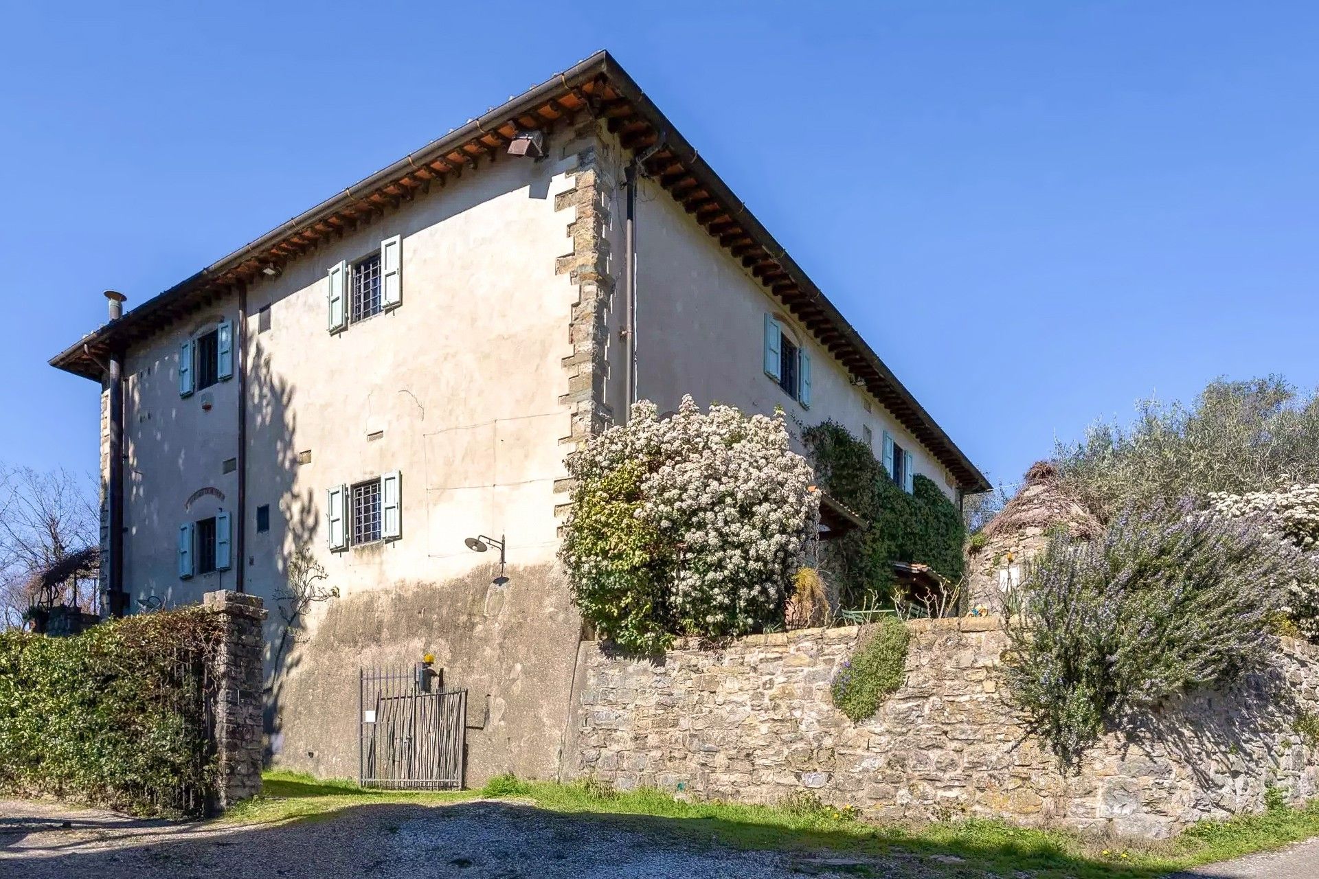 Fotky Historická rezidencia z 12. storočia v Tigliane, blízko Florencie