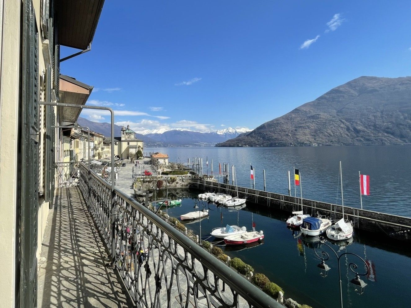 Fotky Historická rezidencia pri Jazere Maggiore s nádherným výhľadom