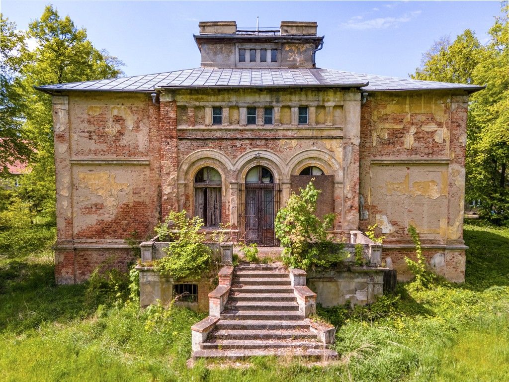 Fotky Historický kaštieľ s parkom pri Poznani