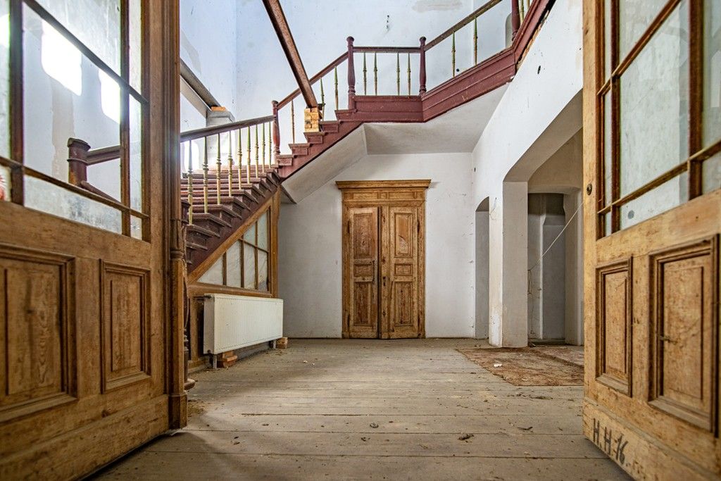 Fotky Historický kaštieľ s parkom pri Poznani