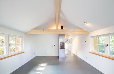 Historická vila na predaj Biel/Bienne, Alpenstrasse 95, Bern/Berne, Wohnzimmer des Gästehauses mit Cheminée