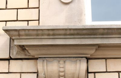 Historická vila na predaj Neustadt an der Weinstraße, Rheinland-Pfalz, Verzierungen Fensterrahmen