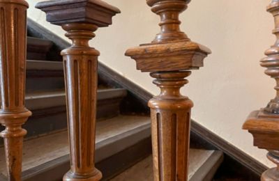 Historická vila na predaj Neustadt an der Weinstraße, Rheinland-Pfalz, Holztreppe