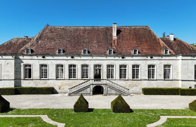 Kaštieľ na predaj Chaumont, Grand-Est, Pohľad z prednej strany