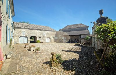 Historický objekt na predaj Nay, Nouvelle-Aquitaine, Dvor