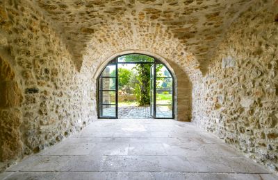 Historický objekt na predaj Uzès, Occitanie, Suterén