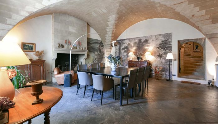 Autentická rezidencia s vnútorným dvorom a historickými interiérmi pri Uzès