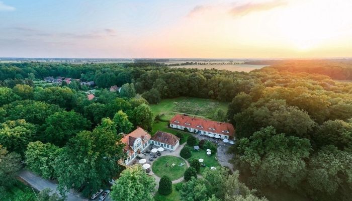 Zámok na predaj Neustadt-Glewe, Mecklenburg-Vorpommern,  Nemecko