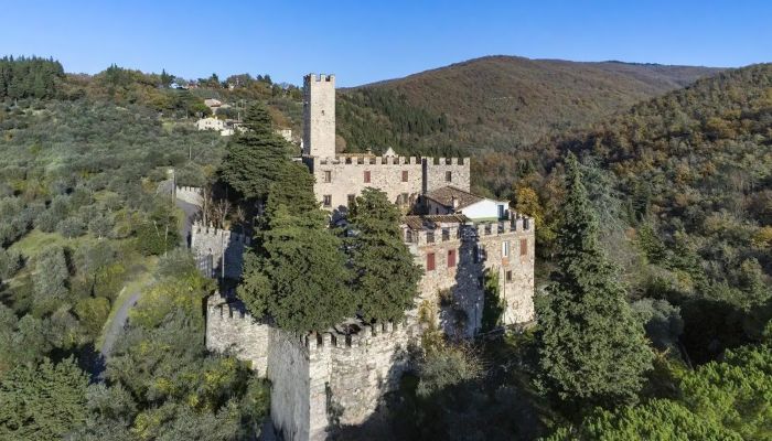 Hrad na predaj Croci di Calenzano, Toscana,  Taliansko