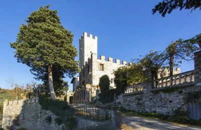 Hrad na predaj Croci di Calenzano, Toscana, Exteriérový pohľad