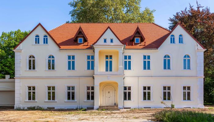 Zámok na predaj Środa Śląska, województwo dolnośląskie,  Poľsko