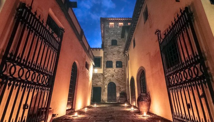 Hrad na predaj Vicchio, Toscana,  Taliansko