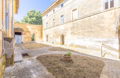 Hrad na predaj Vacone, Piazza del Municipio 1, Lazio, Dvor