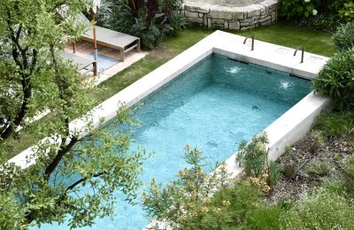 Kaštieľ na predaj 84000 Avignon, Provence-Alpes-Côte d'Azur, Bazén