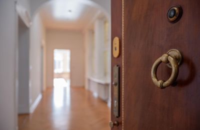 Apartmán v historickej budove na predaj Charlottenburg-Wilmersdorf, Schmargendorf, Berlin, Vchod