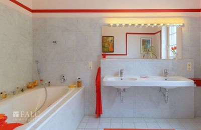 Historická vila na predaj Bonn, Nordrhein-Westfalen, Badezimmer - KI generiert 