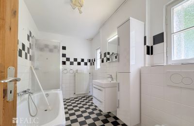 Historická vila na predaj Bonn, Nordrhein-Westfalen, Badezimmer 