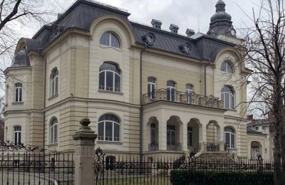 Historická vila na predaj Bielsko-Biała, Mickiewicza 27, województwo śląskie,, Pohľad z prednej strany